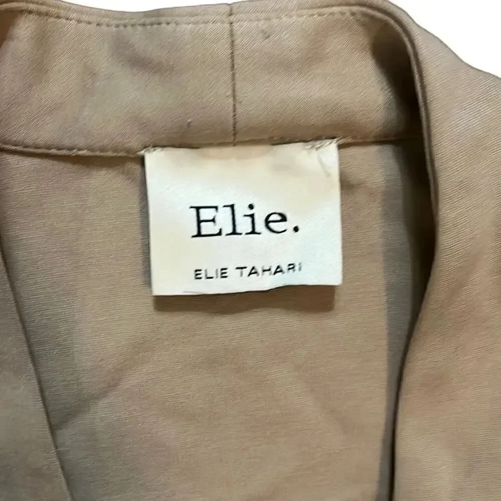 Ellie Tahari jacket with pockets. Size medium.